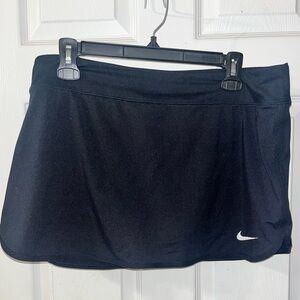 Nike dry fit athletic skort 
Black
Size large 
Built in shorts